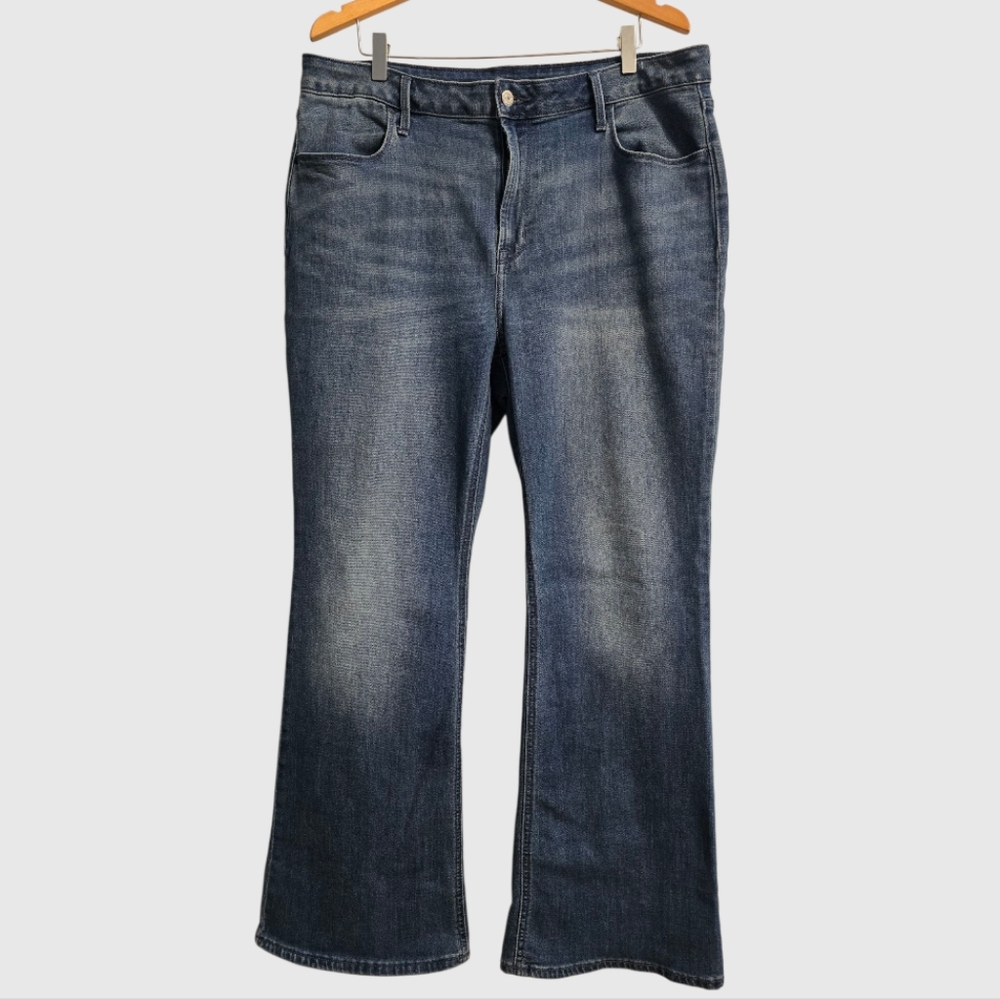 Old Navy High-Rise Wow Flare Jeans Women's Sz 16 Blue Stretchy Wiskered Comfort